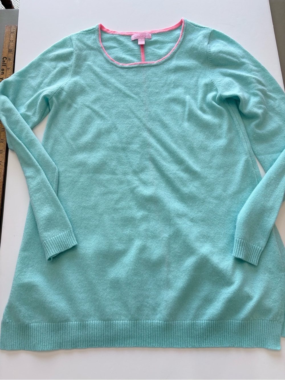 Lilly Pulitzer cashmere Light Aqua Crewneck Sweater with Pink Trim - Women F38